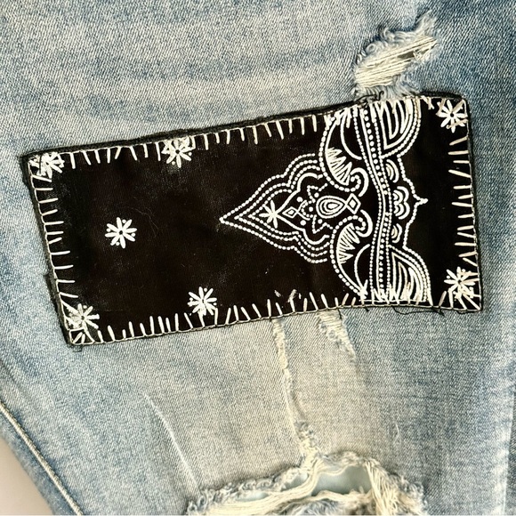 AMIRI Light Blue Skinny Jeans with Patterned Patches - Picture 6 of 10